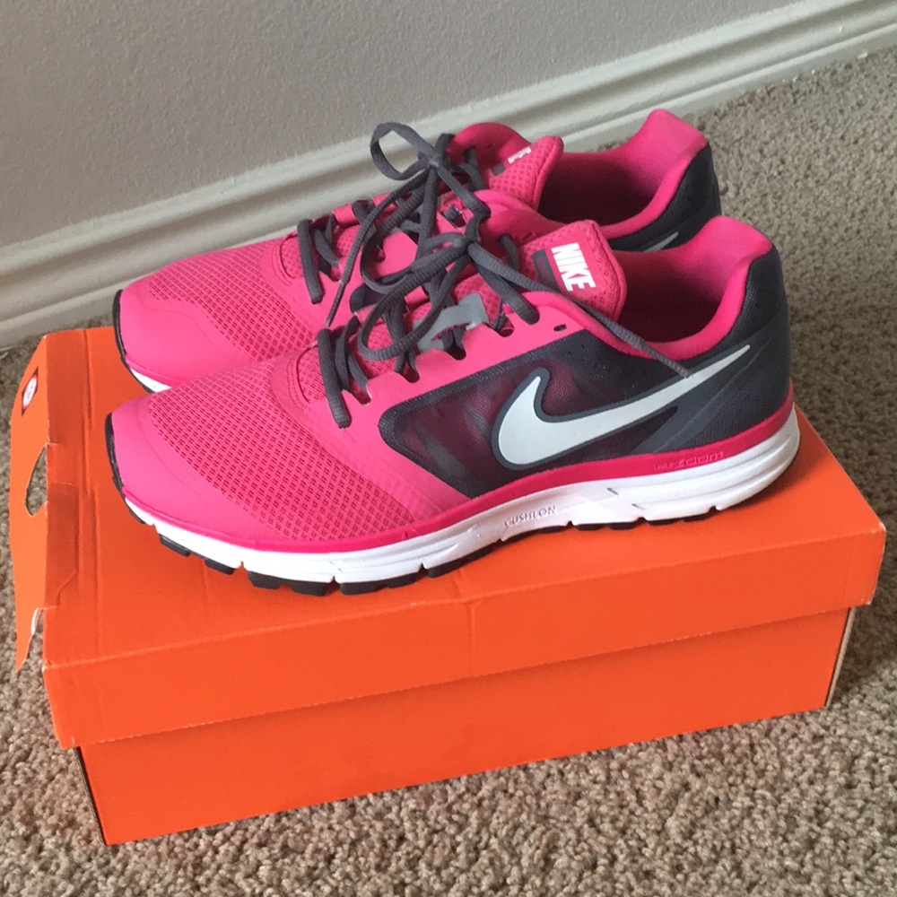 Womens Nike Zoom Vomero+ 8 Narrow